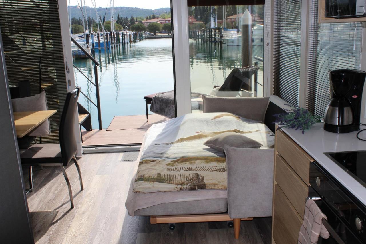 Floating House Bravia 호텔 포르토로즈 외부 사진