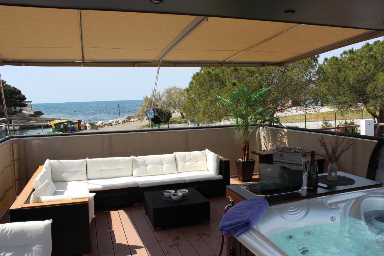 Floating House Bravia 호텔 포르토로즈 외부 사진