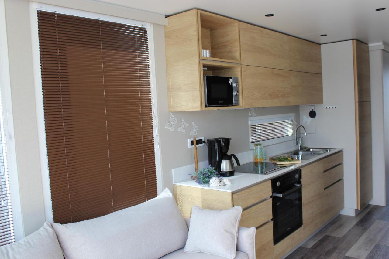 Floating House Bravia 호텔 포르토로즈 외부 사진